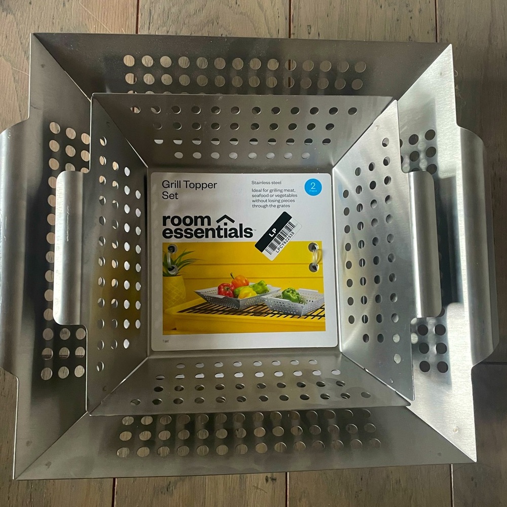 Room Essentials grill topper set
